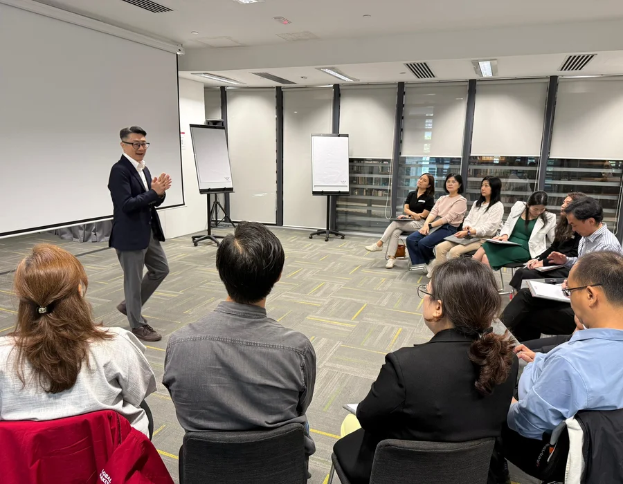 Colin Lee facilitating a leadership session